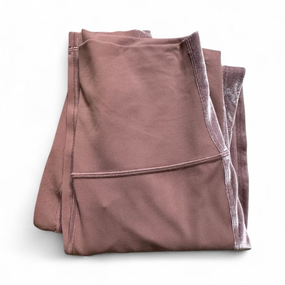 NWOT Lululemon Super High Rise Legging w/ Velvet Accents - Mauve color - Size 8